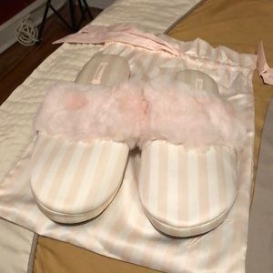Victoria’s Secret Slipper (Medium)